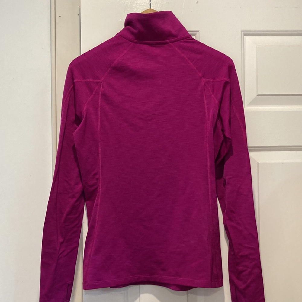 Under armor 1/4 zip thermal. Fushia color. M - Picture 2 of 4